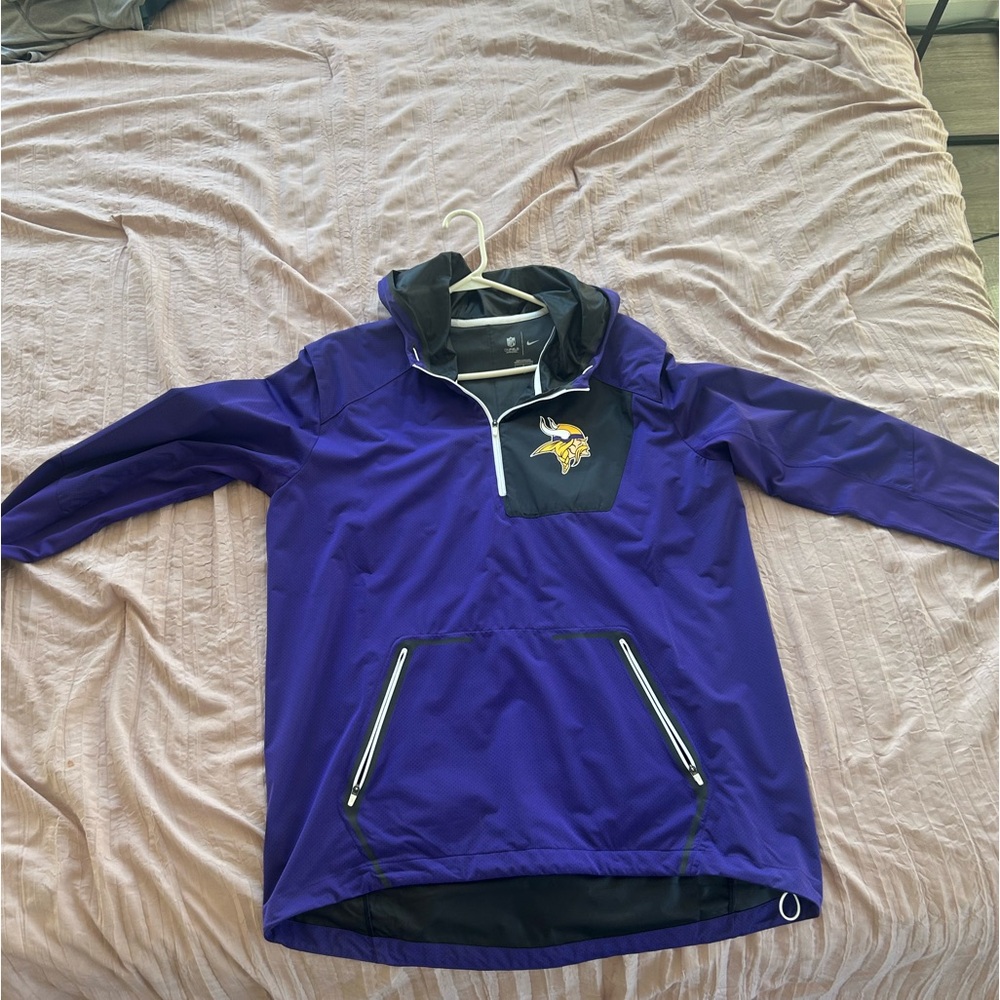 ***Minnesota Viking team wind breaker - from official Vikings team***